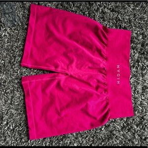 NVGTN Megneta solid seamless shorts